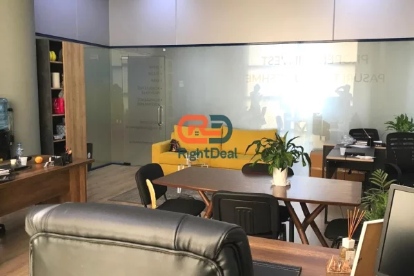 Business Property in Sale 3+1 in Tirana - 2,580,000 Euro
