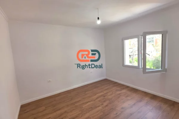 Shtepi ne shitje Apartament ne Tirane, 1+1, Mobilimi Bosh, pa mobiluar, Pagesa 170,000  Euro.
