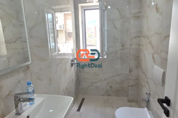 Shtepi ne shitje Apartament ne Tirane, 1+1, Mobilimi Bosh, pa mobiluar, Pagesa 170,000  Euro.