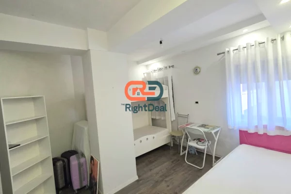 Shtepi ne shitje Apartament ne Tirane, 2+1, Mobilimi E mobiluar, Pagesa 1,930,000  Euro.