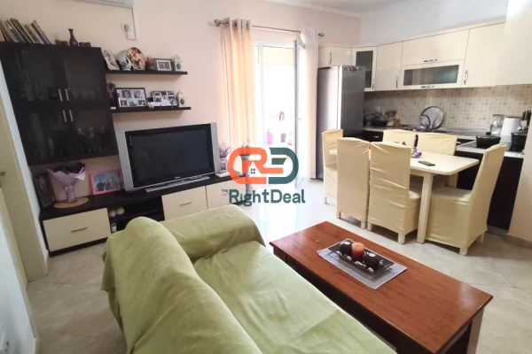 Ne Rrugen Jordan Misja ,Shitet Apartament 2+1 Me Orientim Perfekt!!