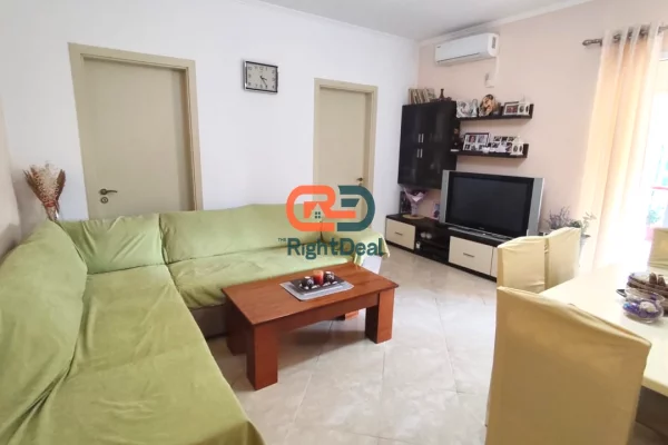 Shtepi ne shitje Apartament ne Tirane, 2+1, Mobilimi Bosh, pa mobiluar, Pagesa 190,000  Euro.