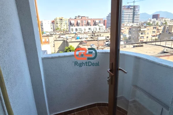 Shtepi ne shitje Apartament ne Tirane, 1+1, Mobilimi Bosh, pa mobiluar, Pagesa 143,000  Euro.