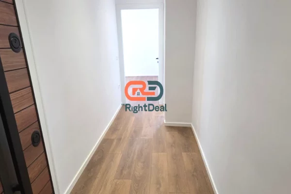 Shtepi ne shitje Apartament ne Tirane, 1+1, Mobilimi Bosh, pa mobiluar, Pagesa 143,000  Euro.