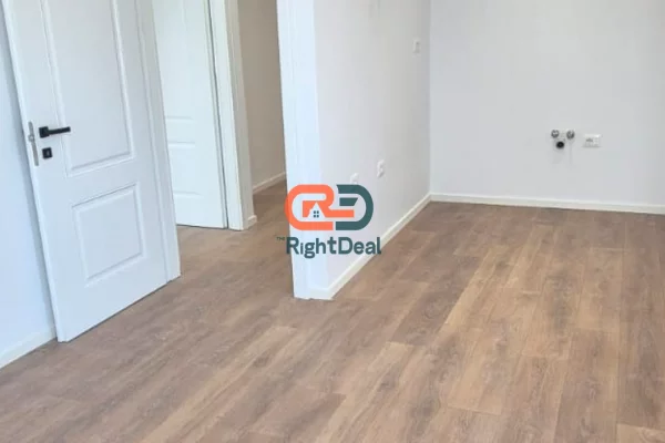 Shtepi ne shitje Apartament ne Tirane, 1+1, Mobilimi Bosh, pa mobiluar, Pagesa 143,000  Euro.