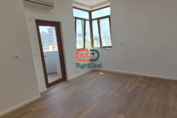Shtepi ne shitje Apartament ne Tirane, 1+1, Mobilimi Bosh, pa mobiluar, Pagesa 143,000  Euro.