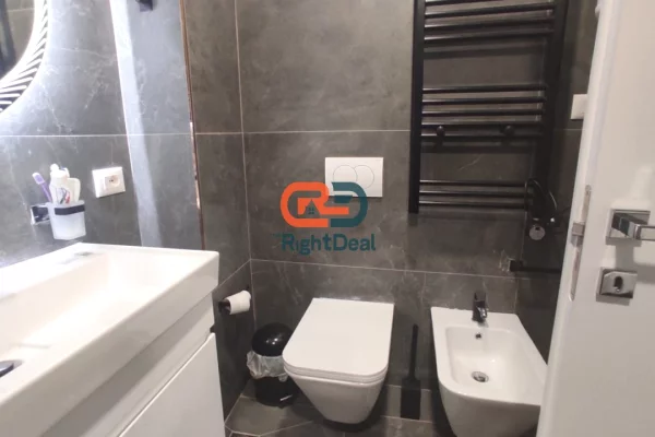 Shtepi me qera Apartament ne Tirane, 2+1, Mobilimi E mobiluar, Pagesa 1,050  Euro.