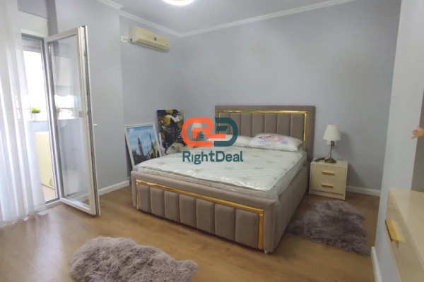 Shtepi me qera Apartament ne Tirane, 2+1, Mobilimi E mobiluar, Pagesa 1,050  Euro.