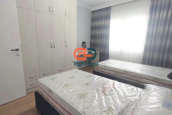 Shtepi me qera Apartament ne Tirane, 2+1, Mobilimi E mobiluar, Pagesa 1,050  Euro.