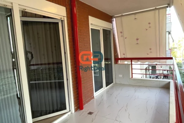 Shtepi me qera Apartament ne Tirane, 2+1, Mobilimi E mobiluar, Pagesa 1,200  Euro.