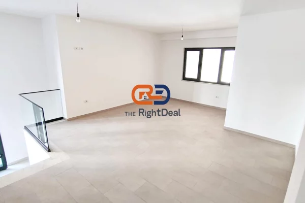 Tek Kompleksi Green City, Shitet Ambient Komercial Ideal Per Zyra Ose Dyqan!!!