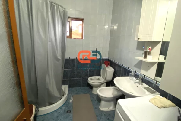 Shtepi ne shitje Shtepi Private ne Tirane, 2+1, Mobilimi E mobiluar, Pagesa 250,000  Euro.