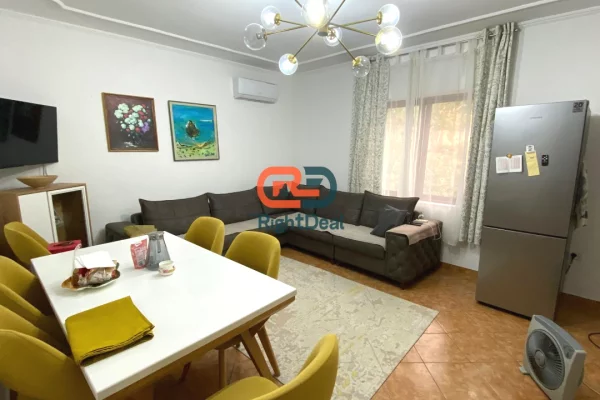 Shtepi ne shitje Shtepi Private ne Tirane, 2+1, Mobilimi E mobiluar, Pagesa 250,000  Euro.