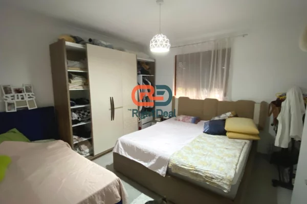 Shtepi ne shitje Shtepi Private ne Tirane, 2+1, Mobilimi E mobiluar, Pagesa 250,000  Euro.