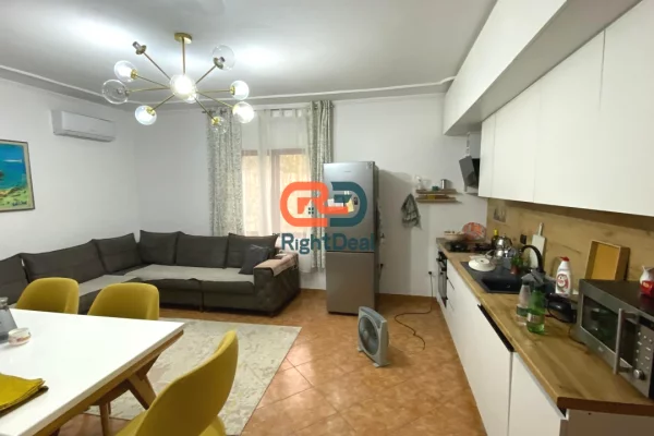 Shtepi ne shitje Shtepi Private ne Tirane, 2+1, Mobilimi E mobiluar, Pagesa 250,000  Euro.