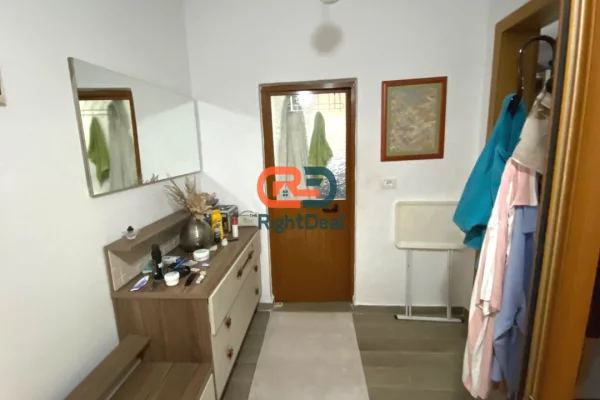 Shtepi ne shitje Shtepi Private ne Tirane, 2+1, Mobilimi E mobiluar, Pagesa 250,000  Euro.