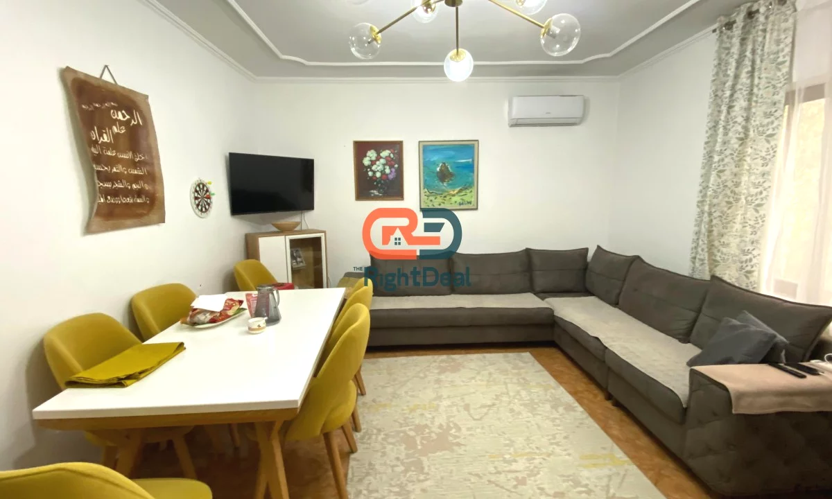 Shtepi ne shitje Shtepi Private ne Tirane, 2+1, Mobilimi E mobiluar, Pagesa 250,000  Euro.