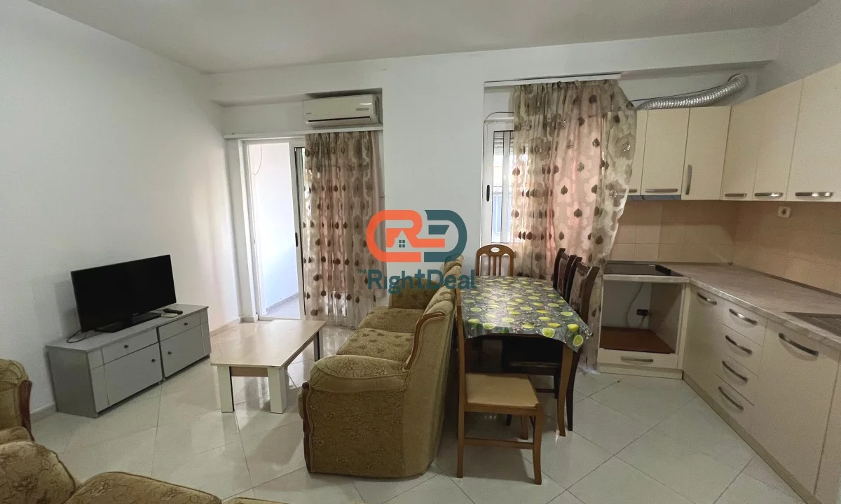 Shtepi ne shitje Apartament ne Tirane, 1+1, Mobilimi E mobiluar, Pagesa 125,000  Euro.