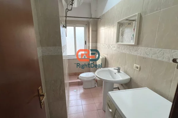 Shtepi ne shitje Apartament ne Tirane, 1+1, Mobilimi E mobiluar, Pagesa 125,000  Euro.