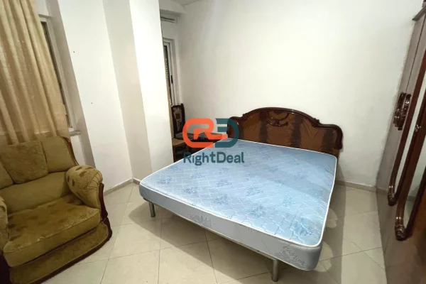 Shtepi ne shitje Apartament ne Tirane, 1+1, Mobilimi E mobiluar, Pagesa 125,000  Euro.