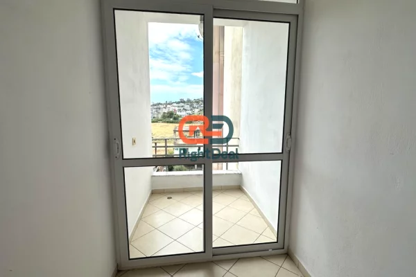 Shtepi ne shitje Apartament ne Tirane, 2+1, Mobilimi Bosh, pa mobiluar, Pagesa 170,000  Euro.