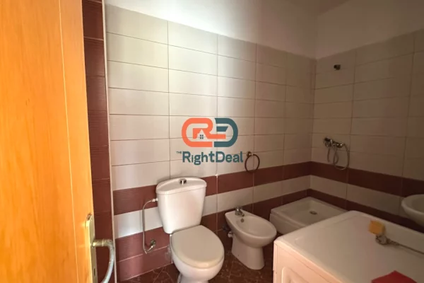 Shtepi ne shitje Apartament ne Tirane, 2+1, Mobilimi Bosh, pa mobiluar, Pagesa 170,000  Euro.