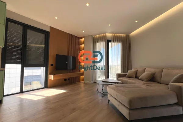 Shtepi me qera 2+1 ne Tirane - 1,150 Euro
