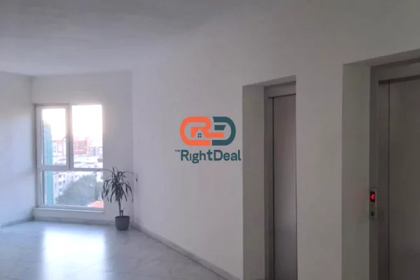 Shtepi ne shitje Apartament ne Tirane, 3+1, Mobilimi Pjeserisht e mobiluar, Pagesa 210,000  Euro.