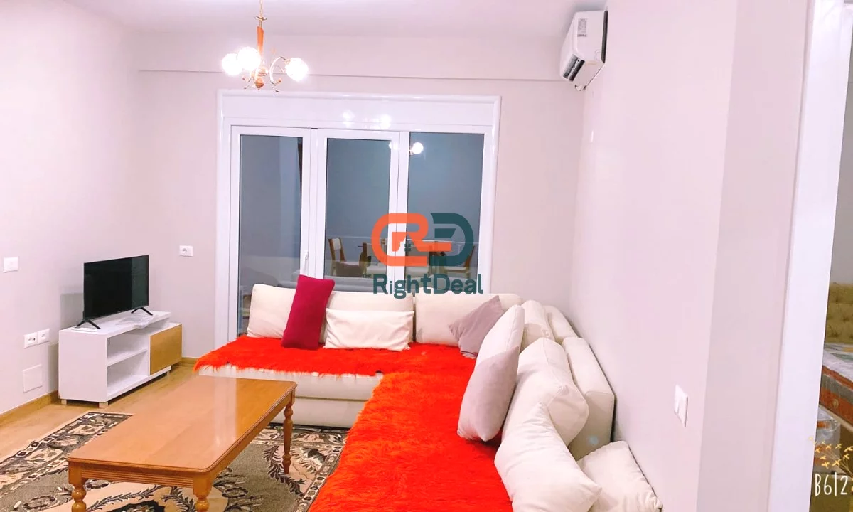 Shtepi me qera Apartament ne Tirane, 2+1, Mobilimi E mobiluar, Pagesa 540  Euro.