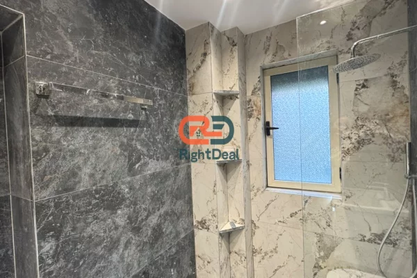 Shtepi ne shitje Apartament ne Tirane, Garsoniere, Mobilimi Bosh, pa mobiluar, Pagesa 110,000  Euro.