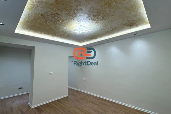 Shtepi ne shitje Apartament ne Tirane, Garsoniere, Mobilimi Bosh, pa mobiluar, Pagesa 110,000  Euro.