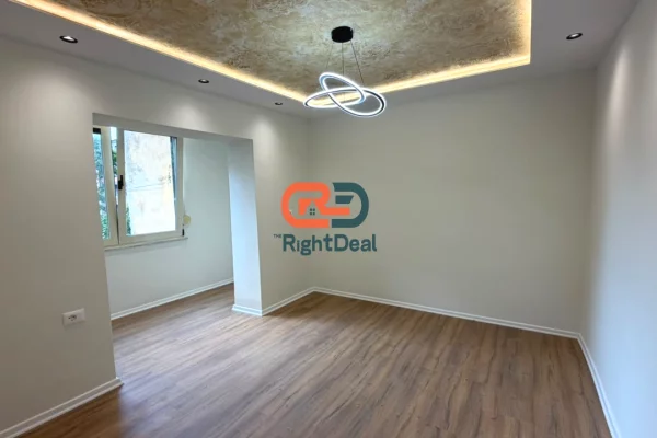 Shtepi ne shitje Apartament ne Tirane, 1+1, Mobilimi Bosh, pa mobiluar, Pagesa 140,000  Euro.