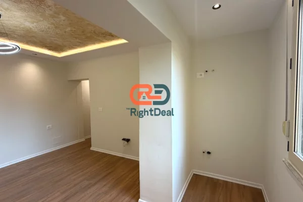 Shtepi ne shitje Apartament ne Tirane, 1+1, Mobilimi Bosh, pa mobiluar, Pagesa 140,000  Euro.
