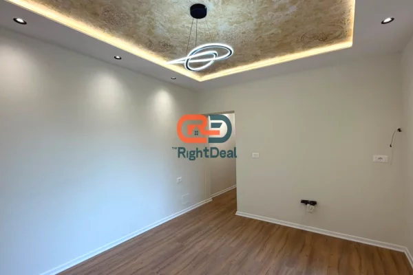 Shtepi ne shitje Apartament ne Tirane, 1+1, Mobilimi Bosh, pa mobiluar, Pagesa 140,000  Euro.