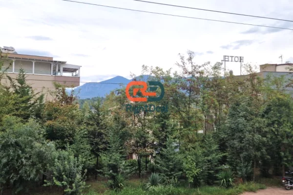 Shtepi ne shitje Apartament ne Tirane, 2+1, Mobilimi E mobiluar, Pagesa 258,000  Euro.