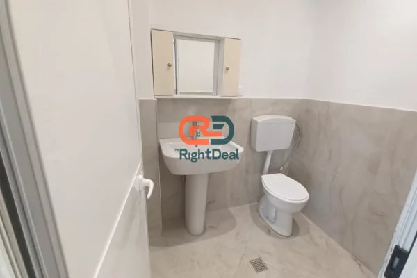 Midis Bulevardit Te Ri Dhe Rruges Jordan Misja, Jepet Me Qira Njesi Biznesi, Ideal Per Investim !!!