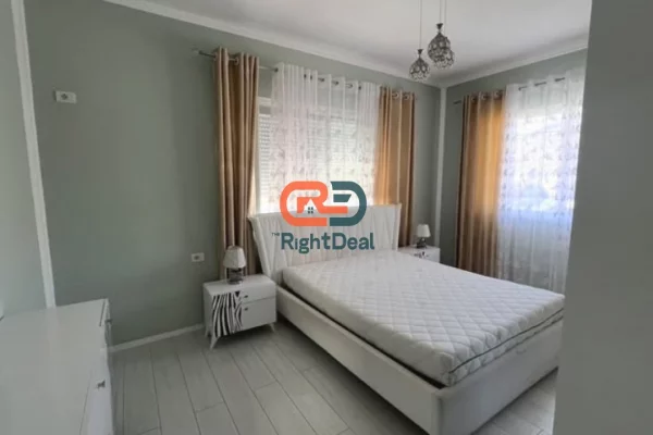 Shtepi me qera Vila Luksoze ne Tirane, 7+1, Mobilimi E mobiluar, Pagesa 4,000  Euro.