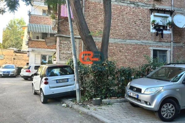 Shtepi ne shitje Apartament ne Tirane, 2+1, Mobilimi Bosh, pa mobiluar, Pagesa 228,000  Euro.