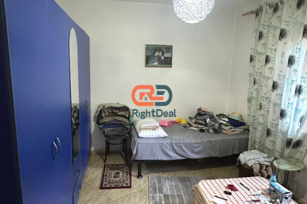 Shtepi ne shitje Apartament ne Tirane, 2+1, Mobilimi Bosh, pa mobiluar, Pagesa 228,000  Euro.