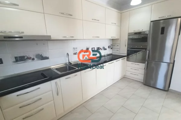 Shtepi me qera Apartament ne Tirane, 1+1, Mobilimi E mobiluar, Pagesa 770  Euro.