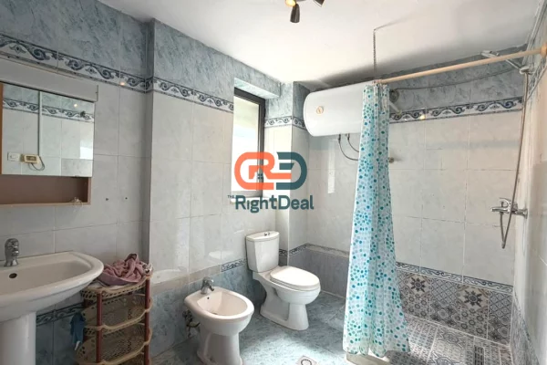 Shtepi ne shitje Apartament ne Tirane, 1+1, Mobilimi E mobiluar, Pagesa 141,000  Euro.