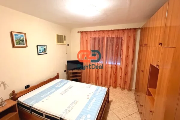 Shtepi me qera Apartament ne Tirane, 2+1, Mobilimi E mobiluar, Pagesa 550  Euro.