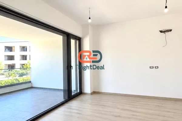 Shtepi ne shitje Apartament ne Durres, 1+1, Mobilimi Bosh, pa mobiluar, Pagesa 230,000  Euro.