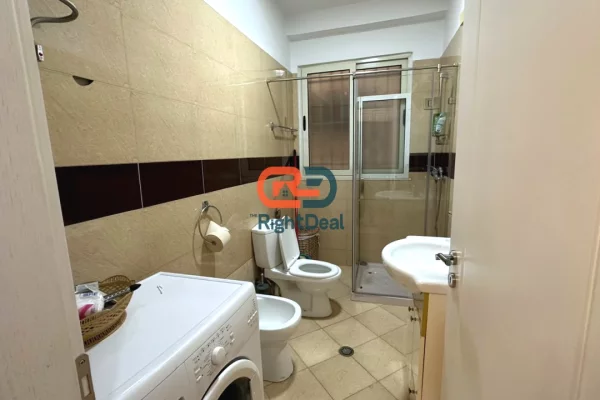 Shtepi ne shitje Apartament ne Tirane, 2+1, Mobilimi E mobiluar, Pagesa 155,000  Euro.