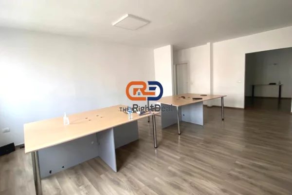 Tek Turdiu Center, Jepet Me Qira Zyre Me Nje Lokacion Fantastik!