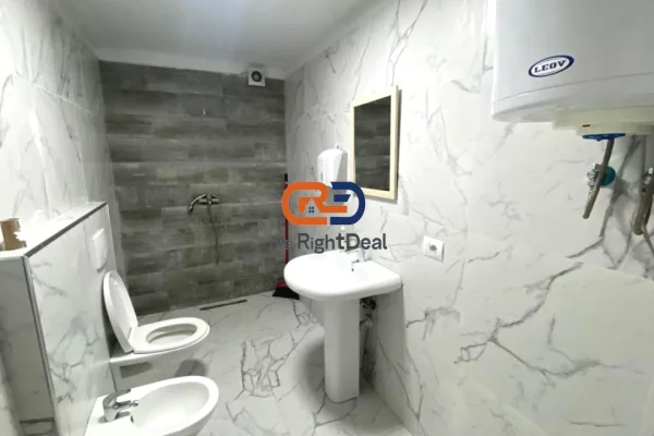 Tek Turdiu Center, Jepet Me Qira Zyre Me Nje Lokacion Fantastik!