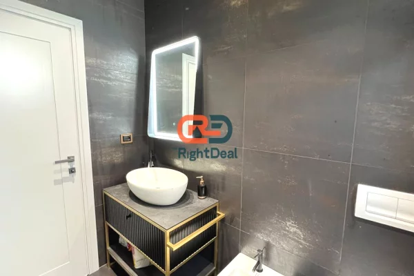 Shtepi ne shitje Apartament ne Tirane, 2+1, Mobilimi E mobiluar, Pagesa 280,000  Euro.