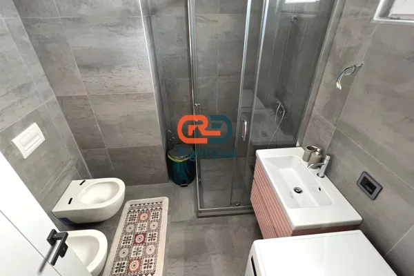 Shtepi ne shitje Apartament ne Tirane, 2+1, Mobilimi E mobiluar, Pagesa 280,000  Euro.
