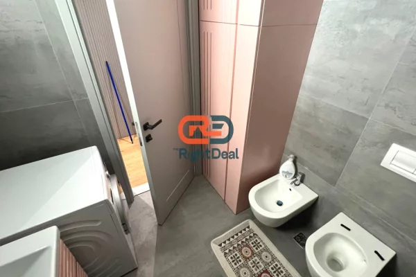 Shtepi ne shitje Apartament ne Tirane, 2+1, Mobilimi E mobiluar, Pagesa 280,000  Euro.