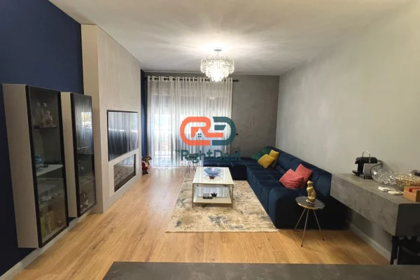Shtepi ne shitje Apartament ne Tirane, 2+1, Mobilimi E mobiluar, Pagesa 280,000  Euro.